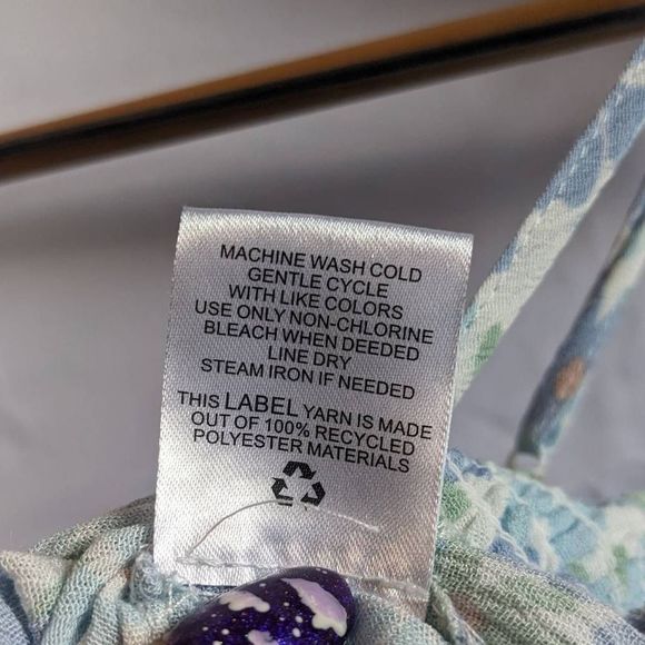 Hippie Rose Crop Cami Printed Smocked Ivory Floral NWT Juniors Large HS2W11268 - Picture 7 of 7